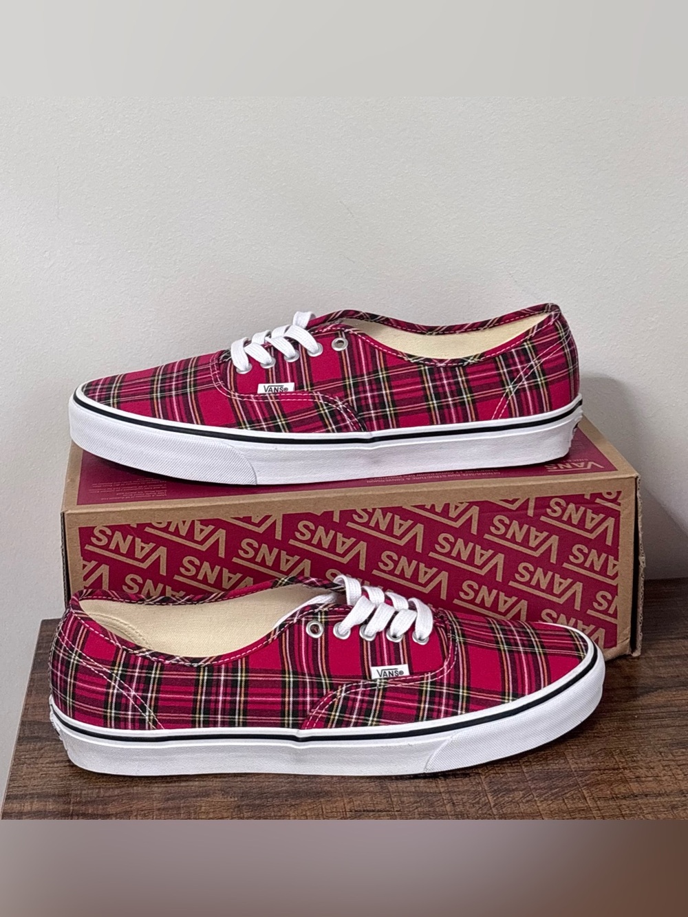 Vans Authentic Plaid Red  Sneaker Mens Size 11.5 / Women’s 13 VN000EGARED
